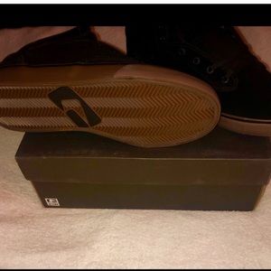 Globe Motley Miss Men’s Skate Sneakers *NEW*